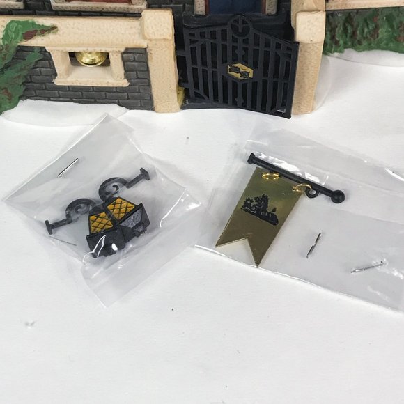 Department 56 "Dedlock Arms” 1994 3rd Editiion, Dickens Village Collection - Picture 3 of 10